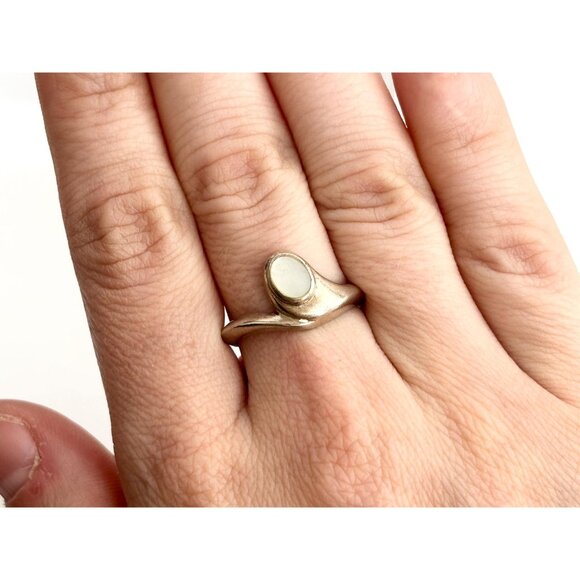Modernist Navajo Mother of Pearl 925 Sterling Silver Vintage Ring - sz 7.25 - Picture 12 of 14